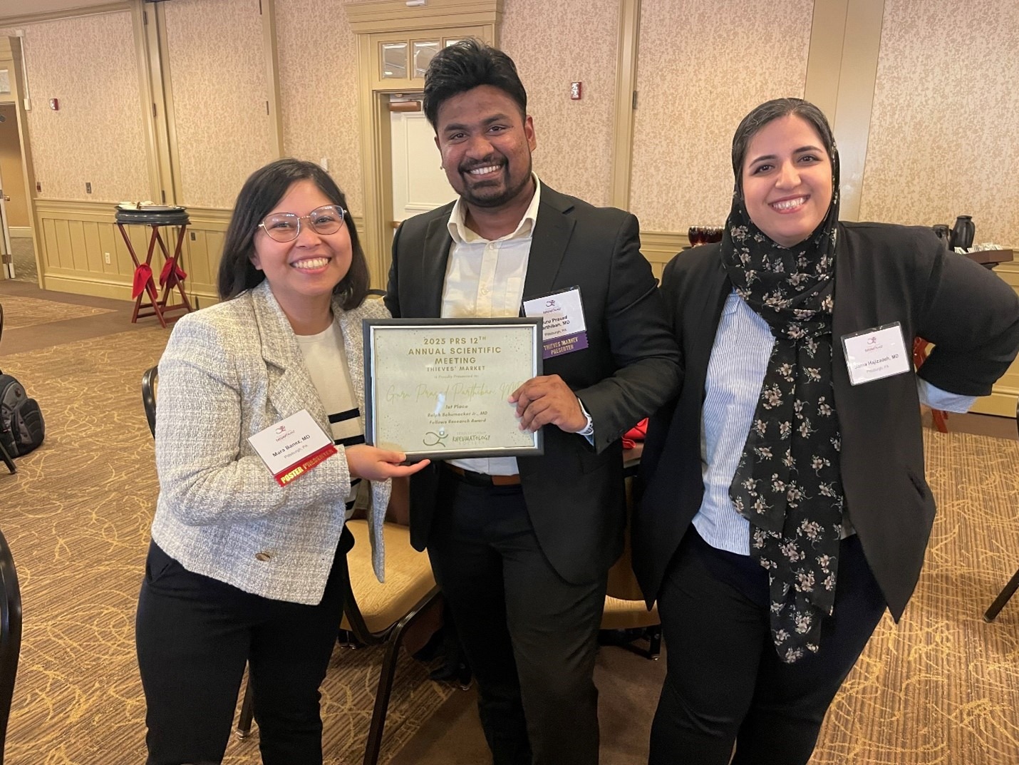 Rheumatology fellow win award