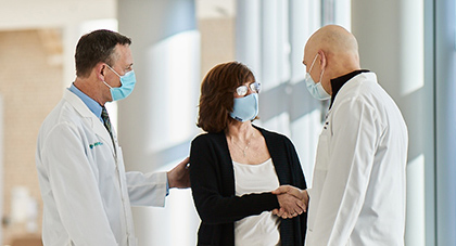 A patient thanking her AHN oncologists for their role in her care.